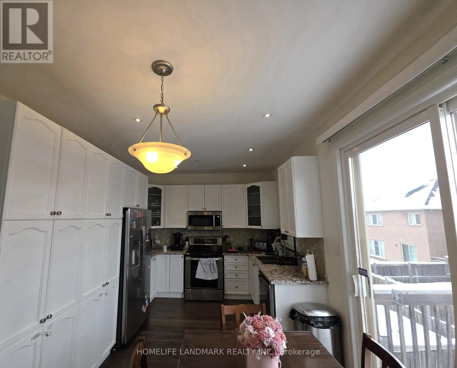 41 Mansard Drive W, Richmond Hill (Jefferson), Ontario  L4E 0L7 - Photo 14 - N12871020