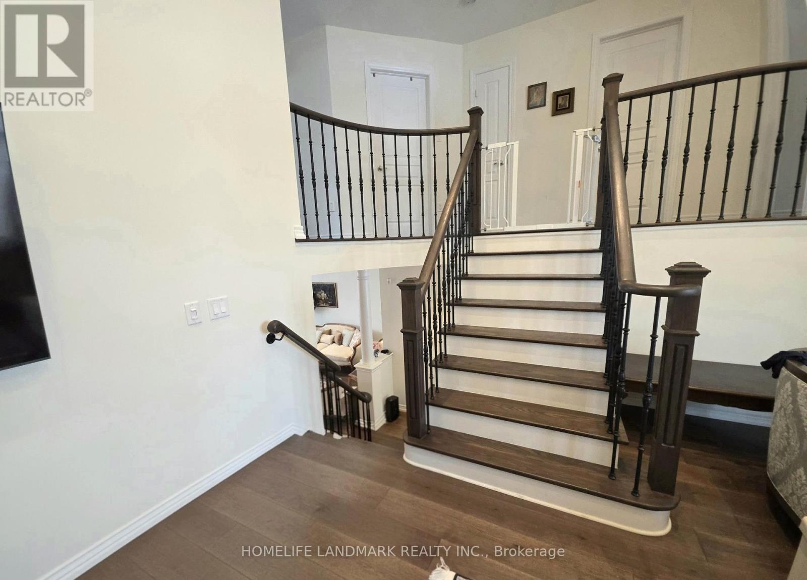 41 Mansard Drive W, Richmond Hill (Jefferson), Ontario  L4E 0L7 - Photo 15 - N12871020