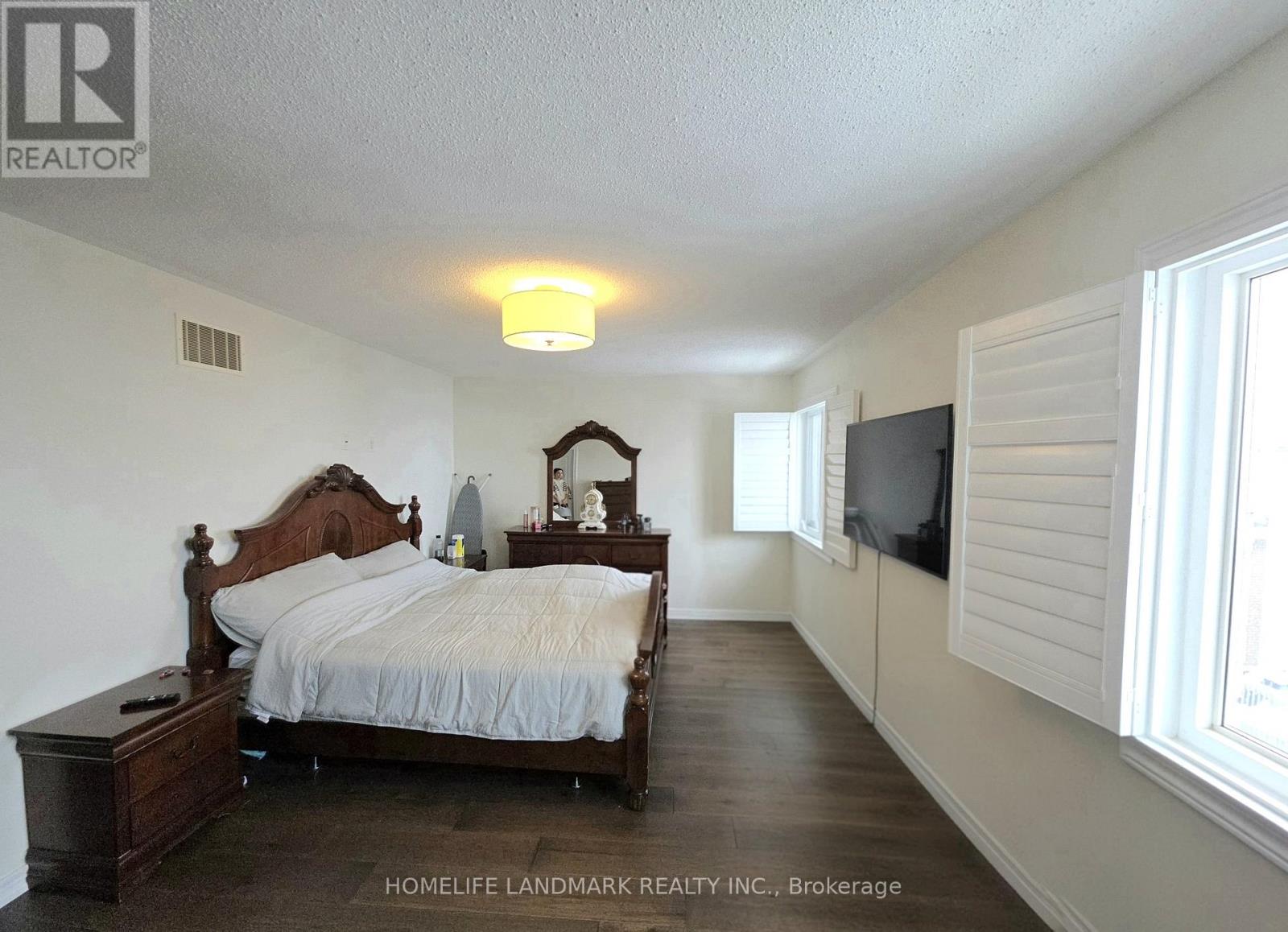 41 Mansard Drive W, Richmond Hill (Jefferson), Ontario  L4E 0L7 - Photo 24 - N12871020