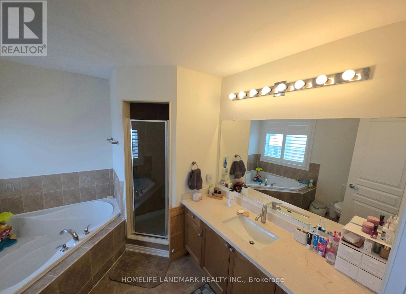 41 Mansard Drive W, Richmond Hill (Jefferson), Ontario  L4E 0L7 - Photo 25 - N12871020