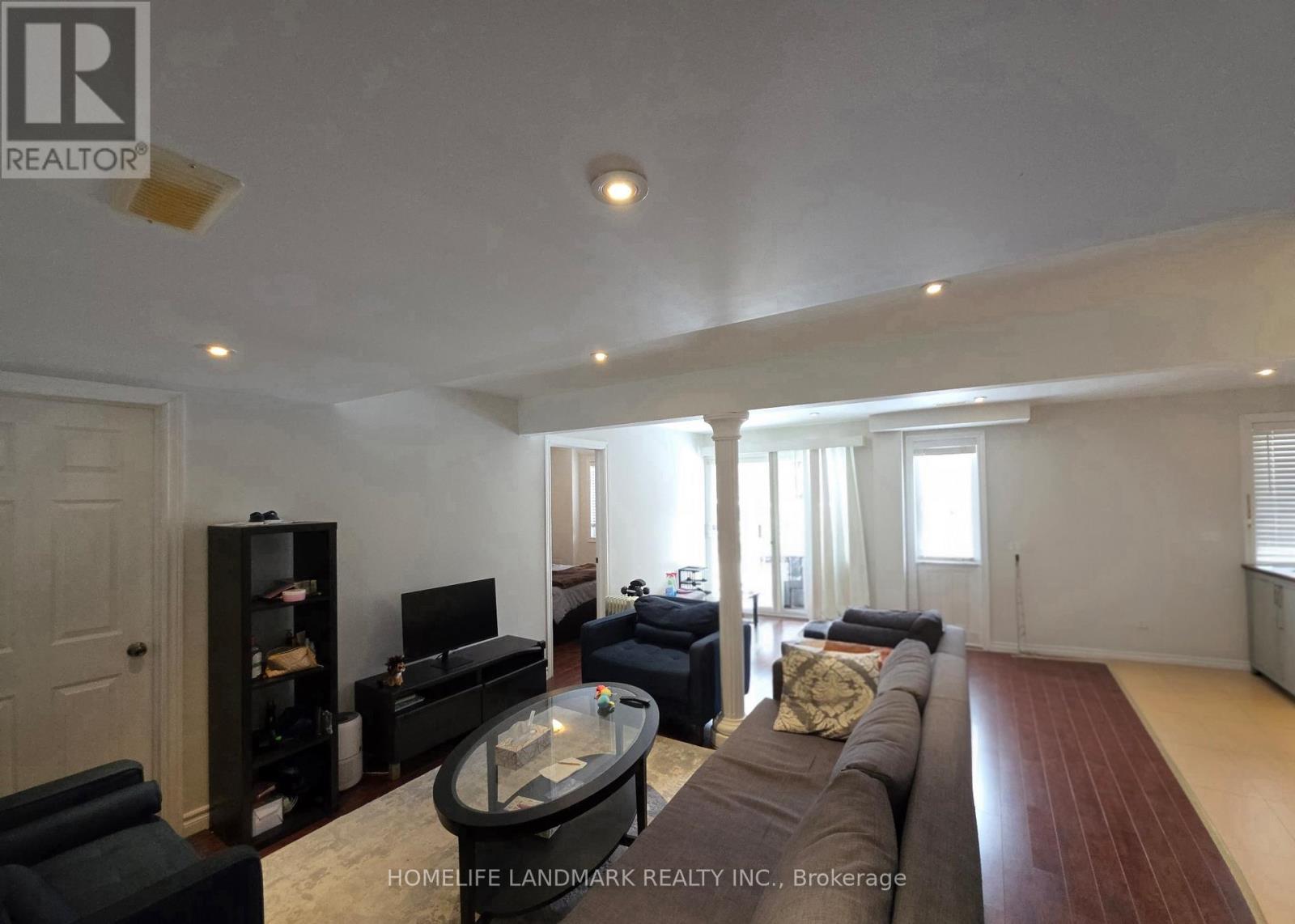 41 Mansard Drive W, Richmond Hill (Jefferson), Ontario  L4E 0L7 - Photo 27 - N12871020