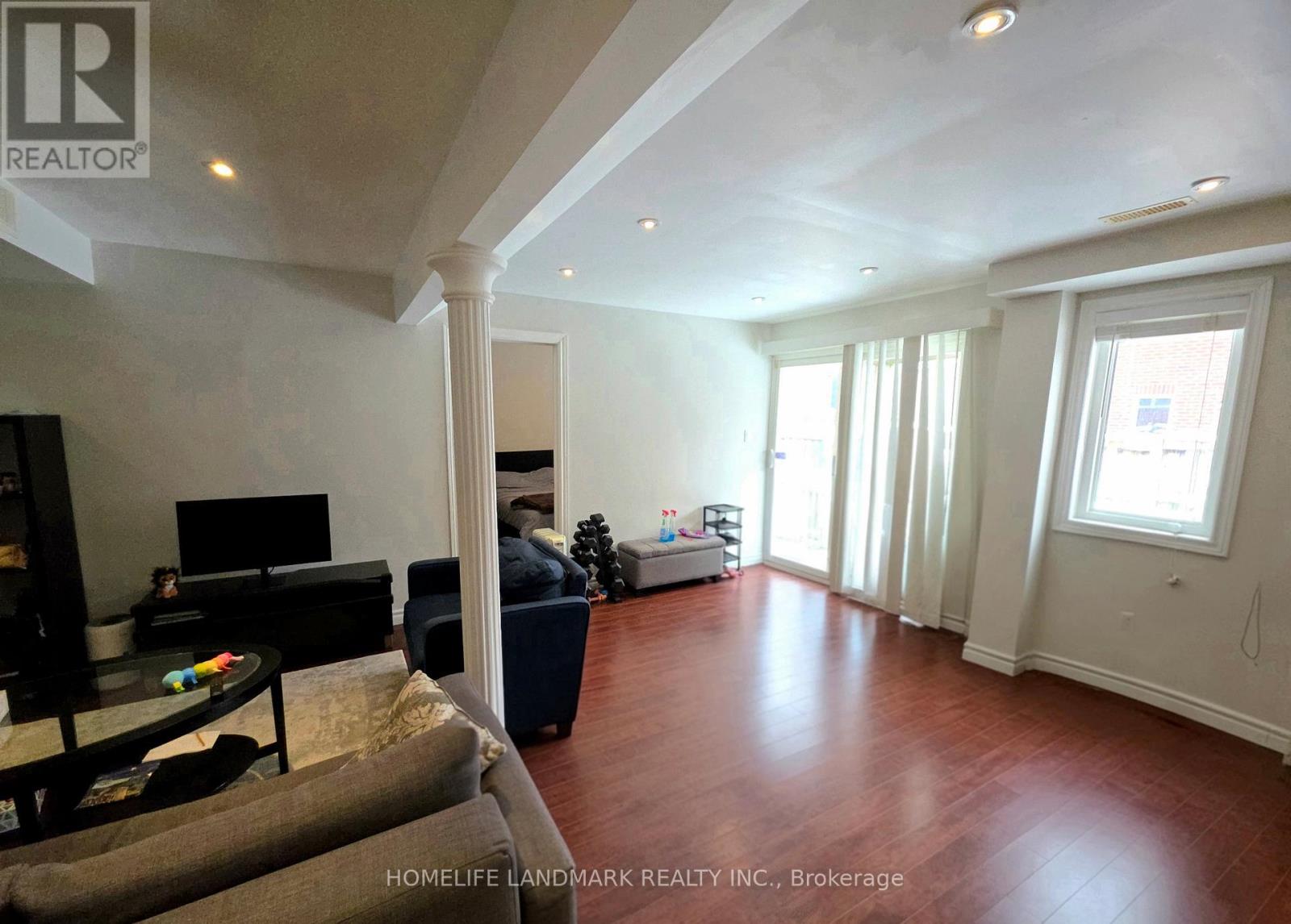 41 Mansard Drive W, Richmond Hill (Jefferson), Ontario  L4E 0L7 - Photo 28 - N12871020