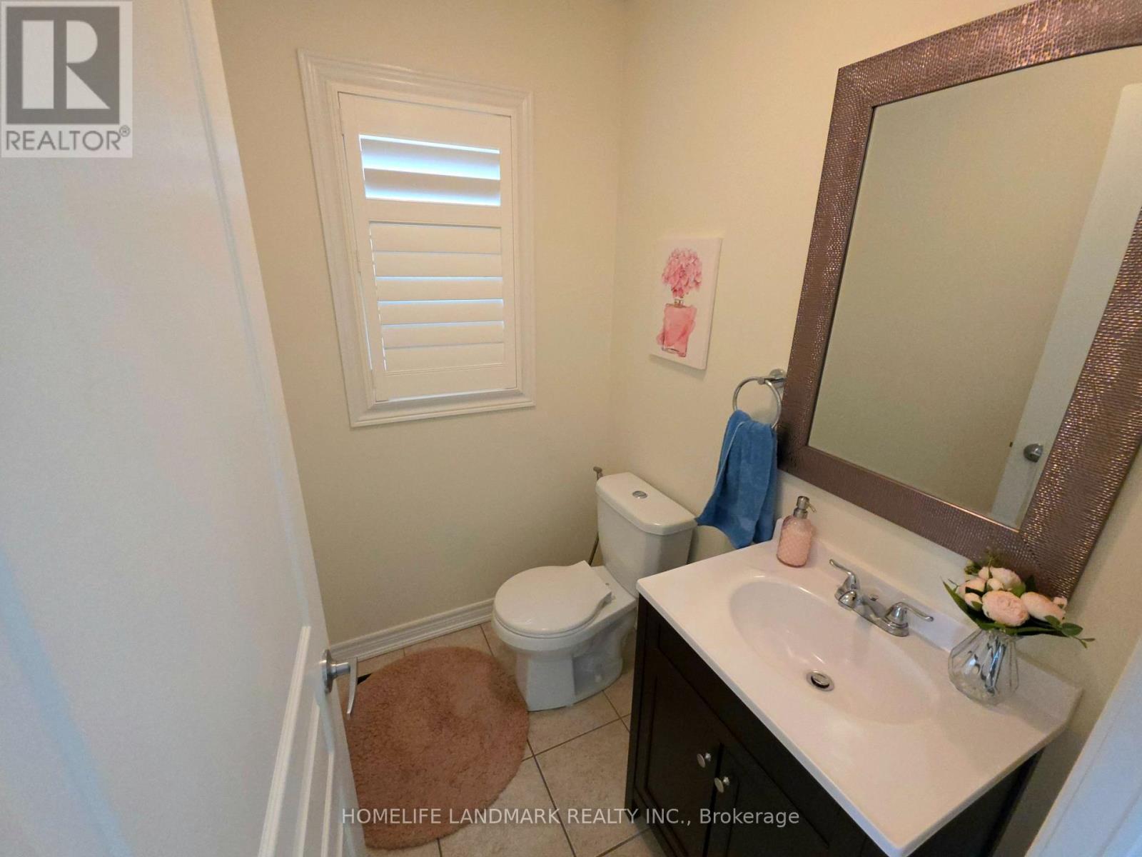 41 Mansard Drive W, Richmond Hill (Jefferson), Ontario  L4E 0L7 - Photo 5 - N12871020