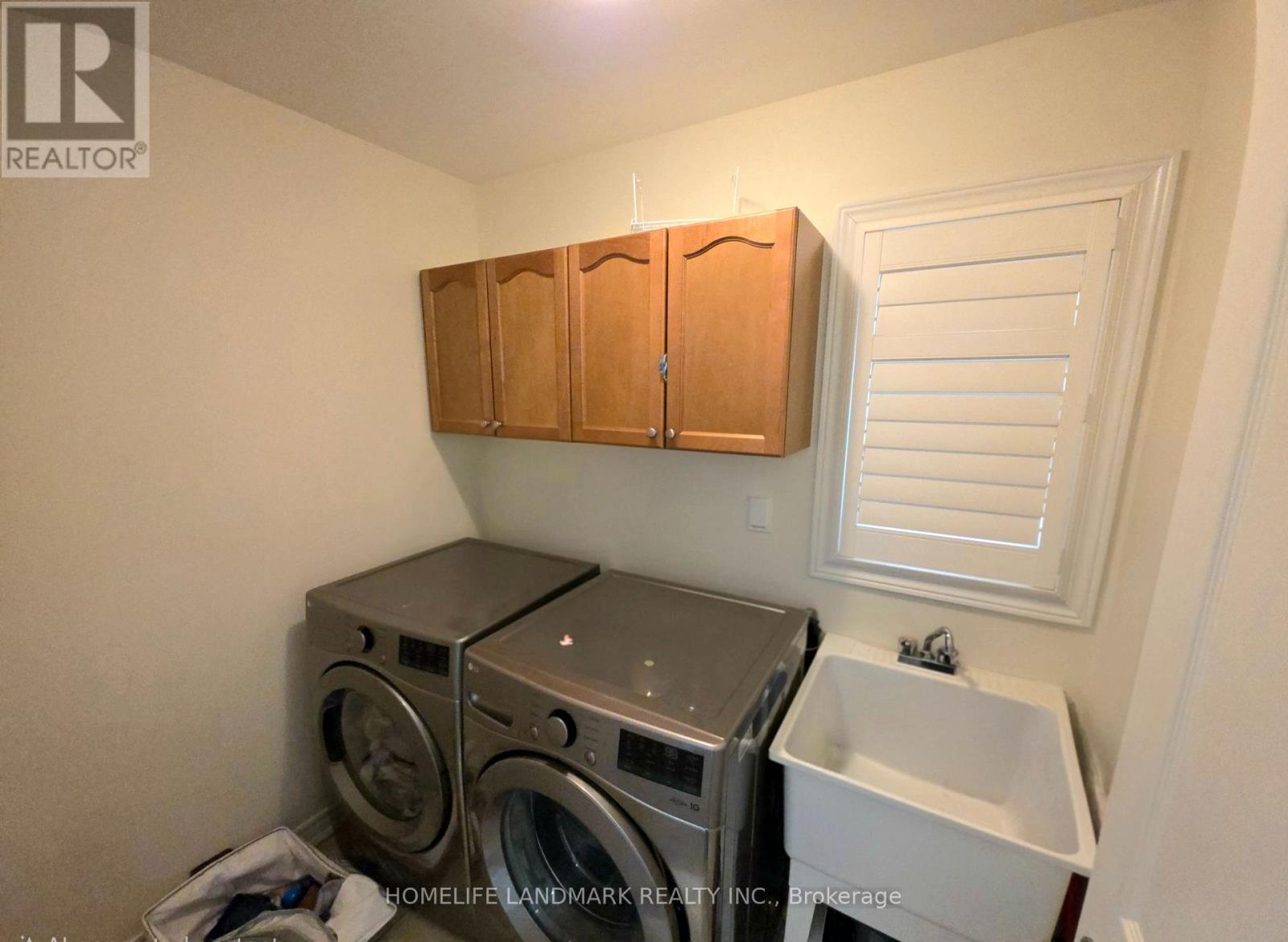 41 Mansard Drive W, Richmond Hill (Jefferson), Ontario  L4E 0L7 - Photo 7 - N12871020