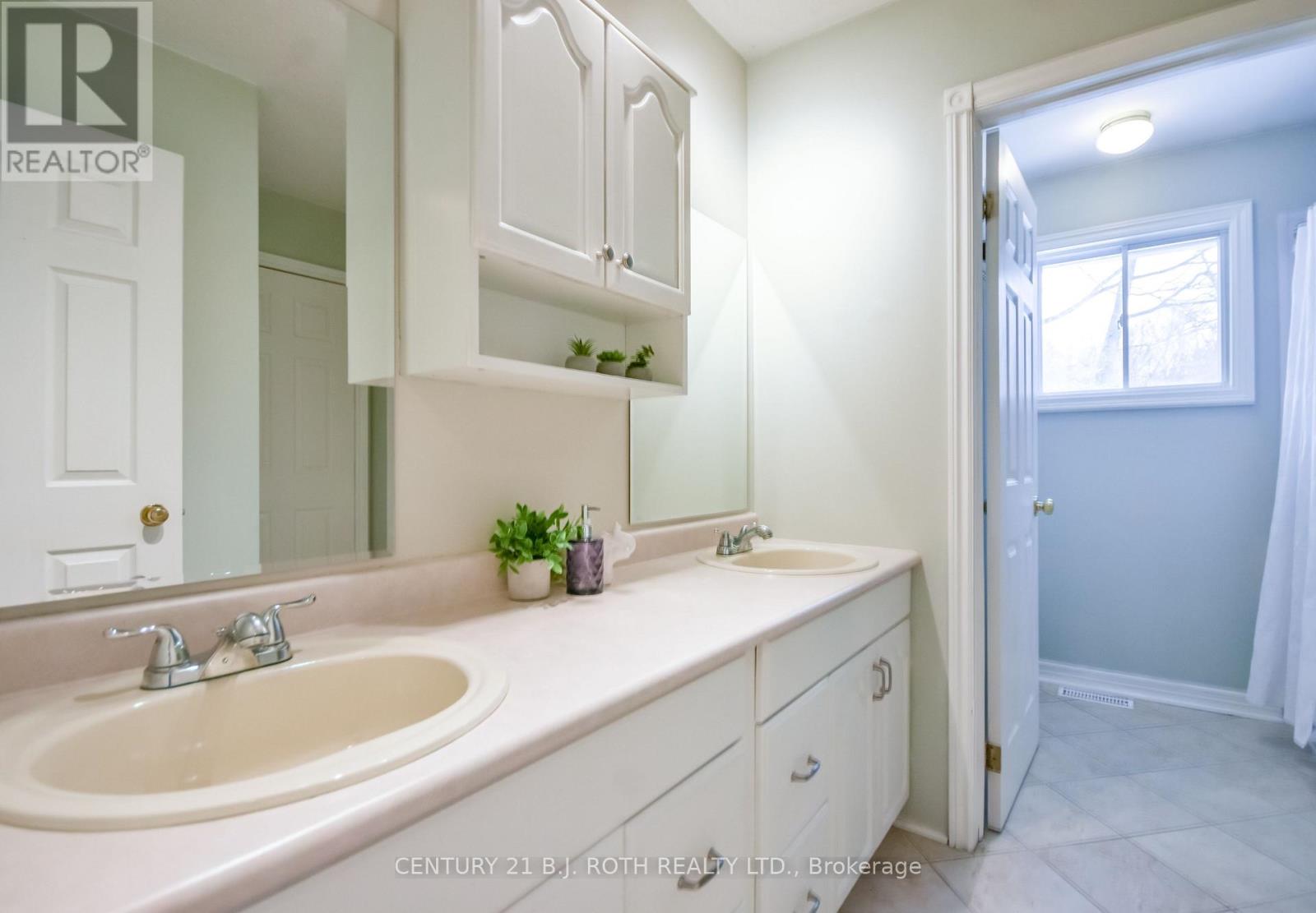 3861 East Street E, Innisfil, Ontario  L9S 2L9 - Photo 12 - N12871044