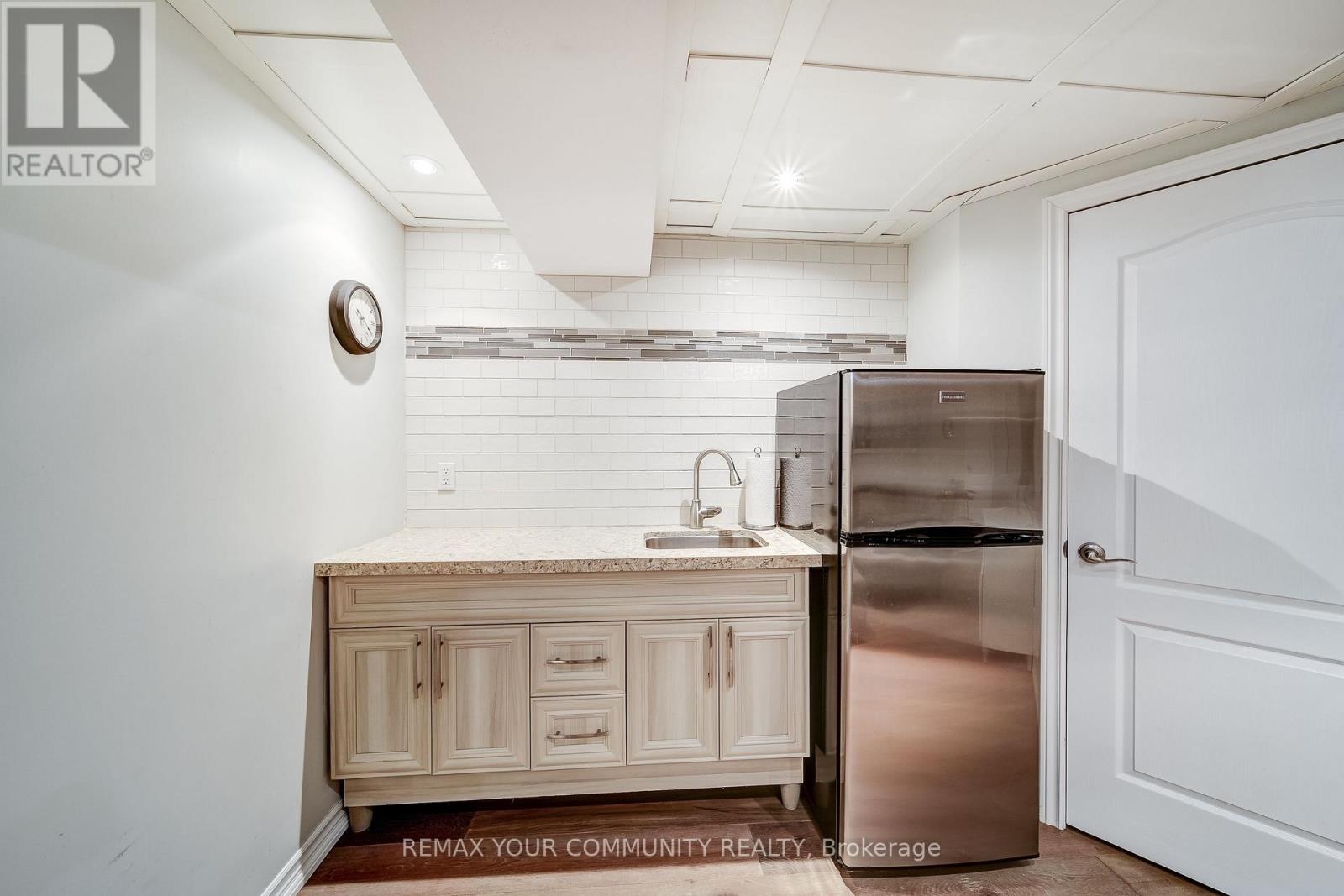 528 Ainsworth Drive, Newmarket (Gorham-College Manor), Ontario  L3Y 8W9 - Photo 16 - N12871064