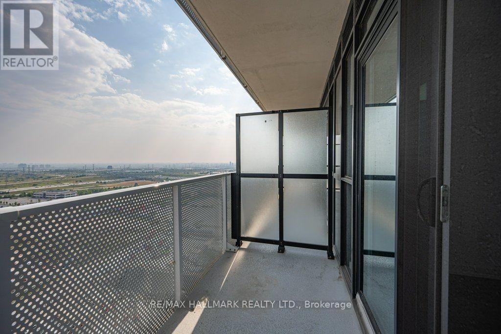 2710 - 28 Interchange Way, Vaughan (Vaughan Corporate Centre), Ontario  L4K 0P8 - Photo 17 - N12871178