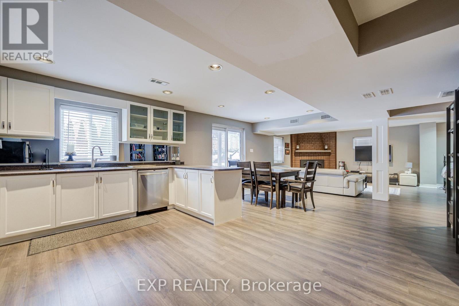 372 Greenock Drive, Vaughan (Maple), Ontario  L6A 1M5 - Photo 47 - N12871212