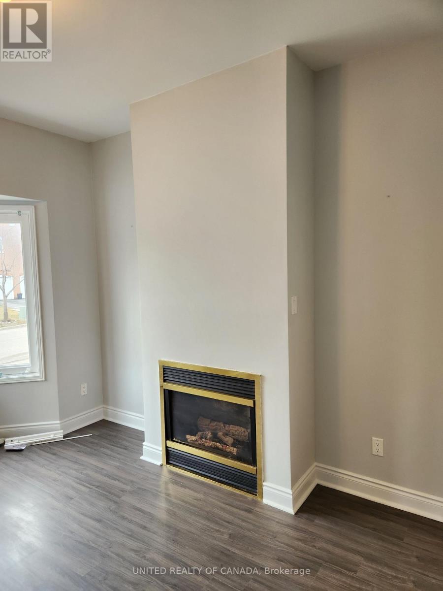 110 Dunoon Drive, Vaughan, Ontario  L6A 1Z2 - Photo 4 - N12871236