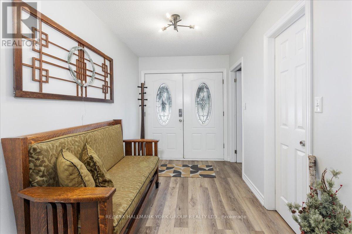 207 South Channel Drive, Georgina (Keswick South), Ontario  L4P 2N4 - Photo 11 - N12673678