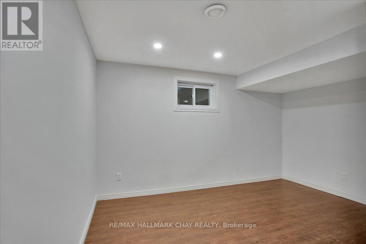 B - 42 Daphne Crescent, Barrie (Cundles East), Ontario  L4M 2Y8 - Photo 16 - S12871162