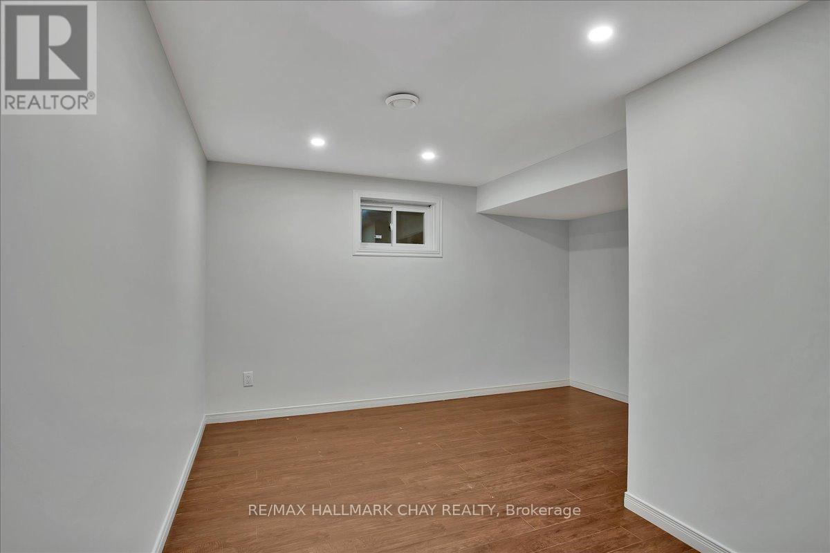 B - 42 Daphne Crescent, Barrie (Cundles East), Ontario  L4M 2Y8 - Photo 18 - S12871162