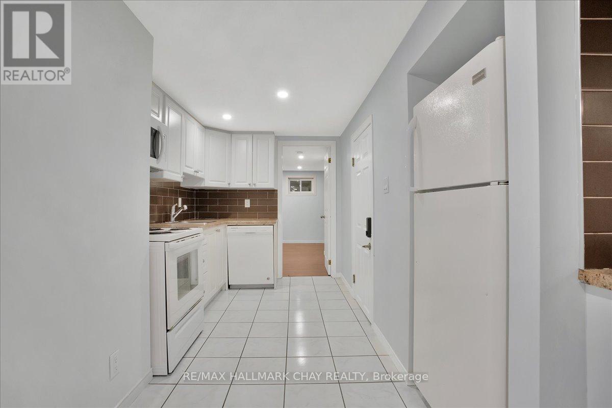 B - 42 Daphne Crescent, Barrie (Cundles East), Ontario  L4M 2Y8 - Photo 2 - S12871162