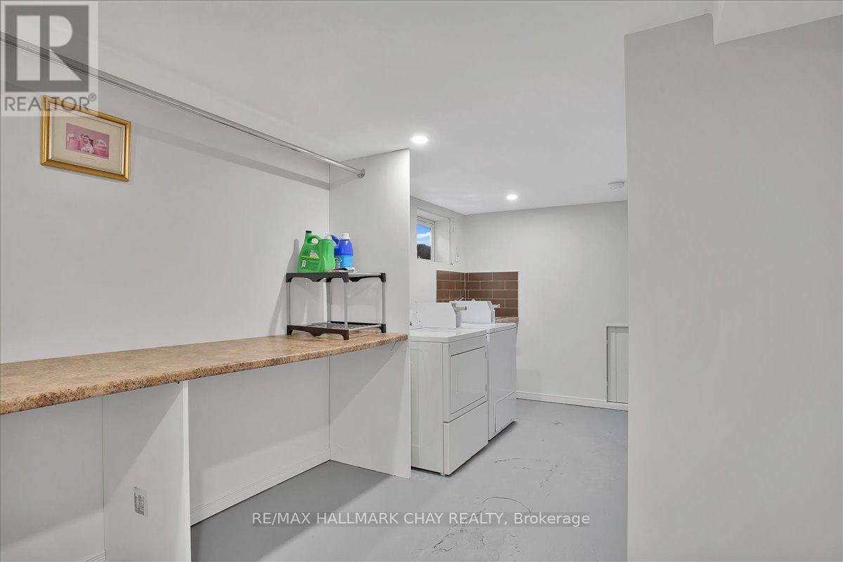 B - 42 Daphne Crescent, Barrie (Cundles East), Ontario  L4M 2Y8 - Photo 20 - S12871162