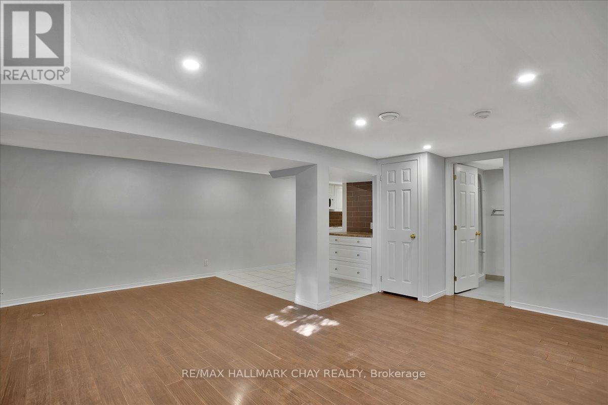 B - 42 Daphne Crescent, Barrie (Cundles East), Ontario  L4M 2Y8 - Photo 9 - S12871162