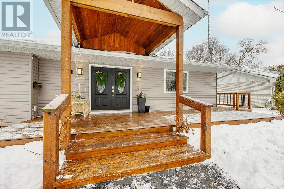 207 South Channel Drive, Georgina (Keswick South), Ontario  L4P 2N4 - Photo 9 - N12673678