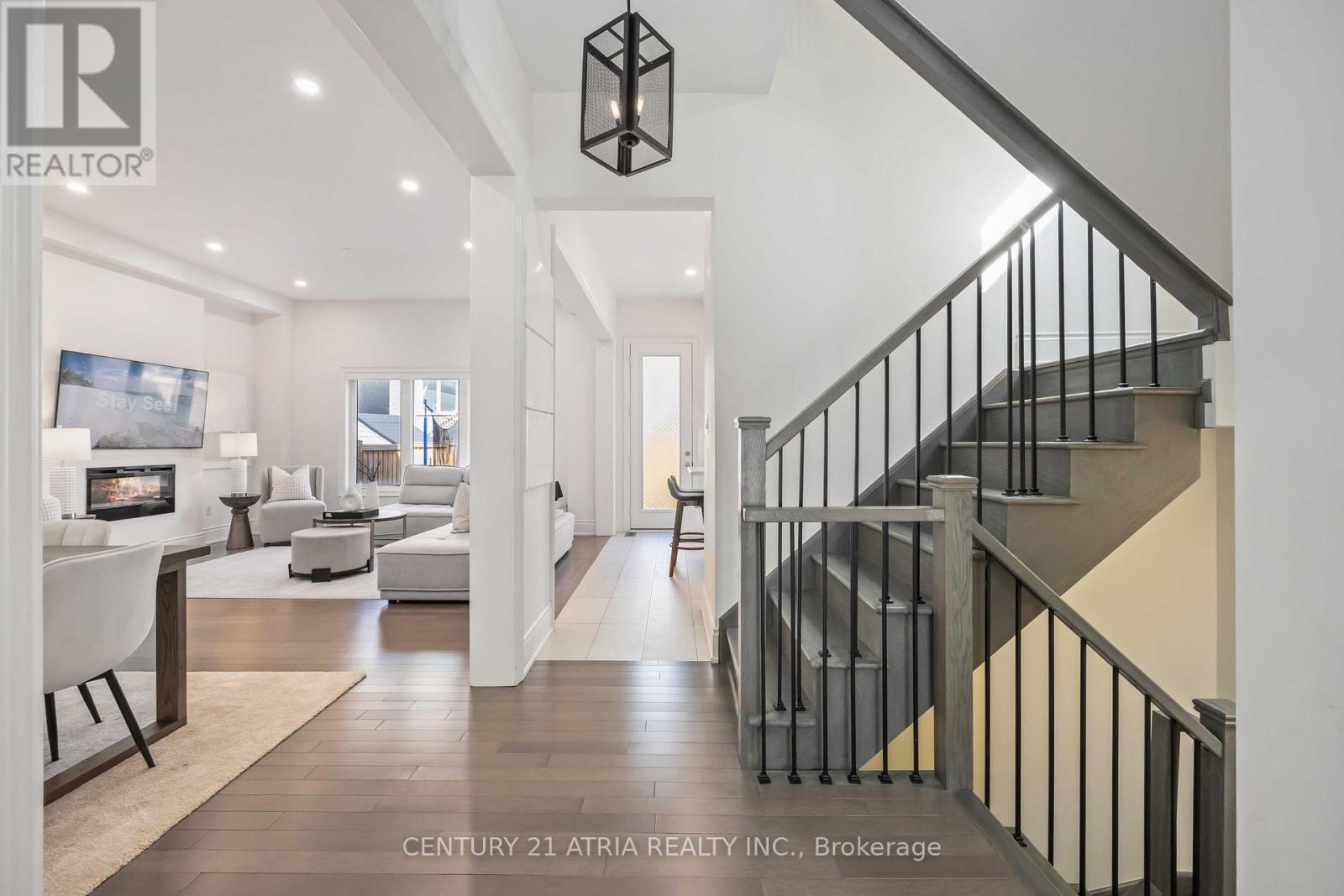 109 Vantage Loop, Newmarket, Ontario  L3X 0K8 - Photo 6 - N12870076