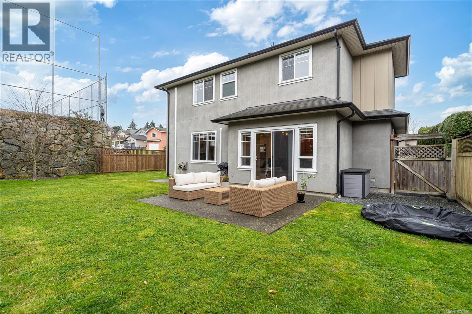 4039 Copperfield Lane, Saanich, British Columbia  V8Z 0A5 - Photo 32 - 1027901