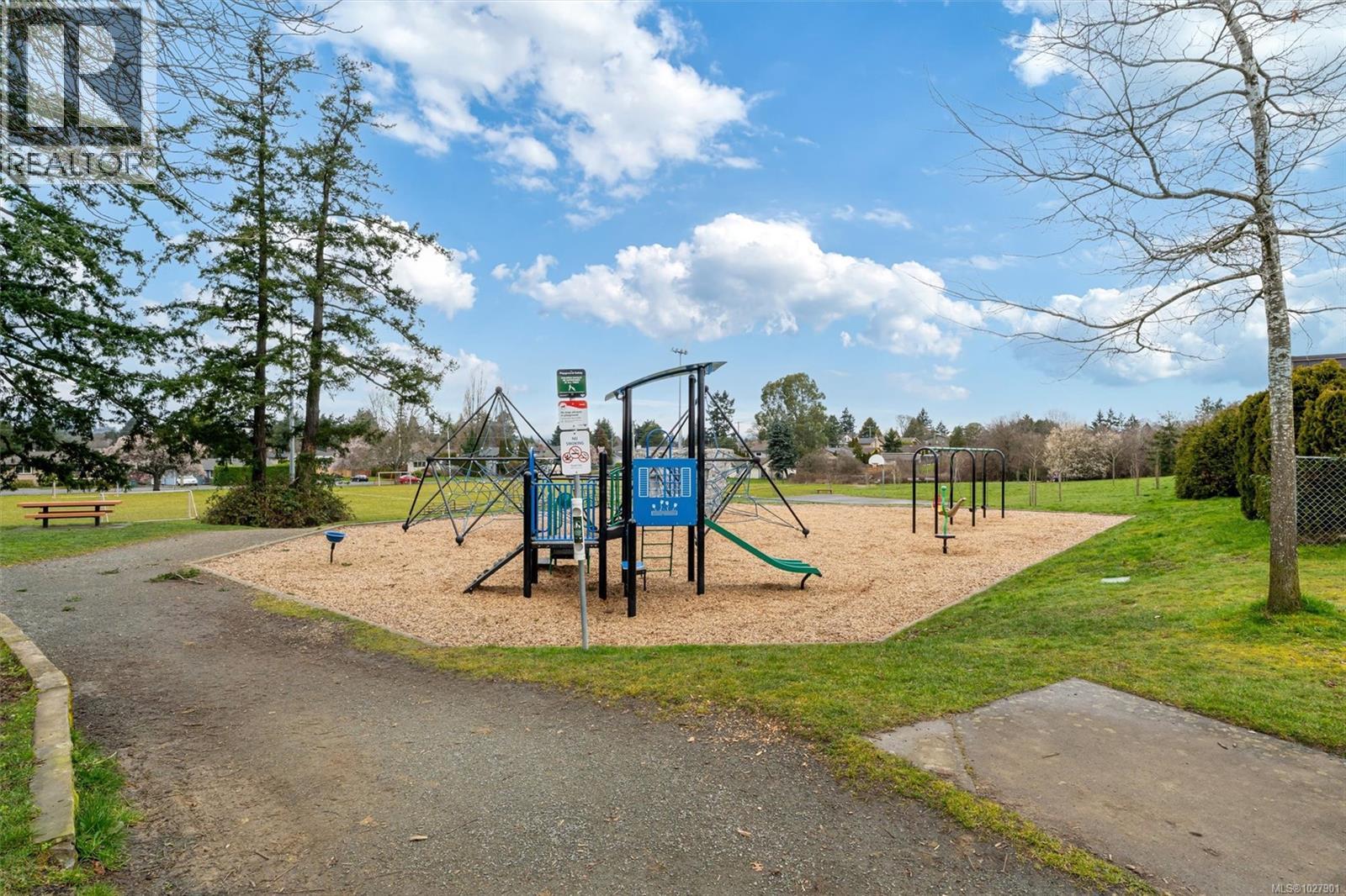 4039 Copperfield Lane, Saanich, British Columbia  V8Z 0A5 - Photo 36 - 1027901