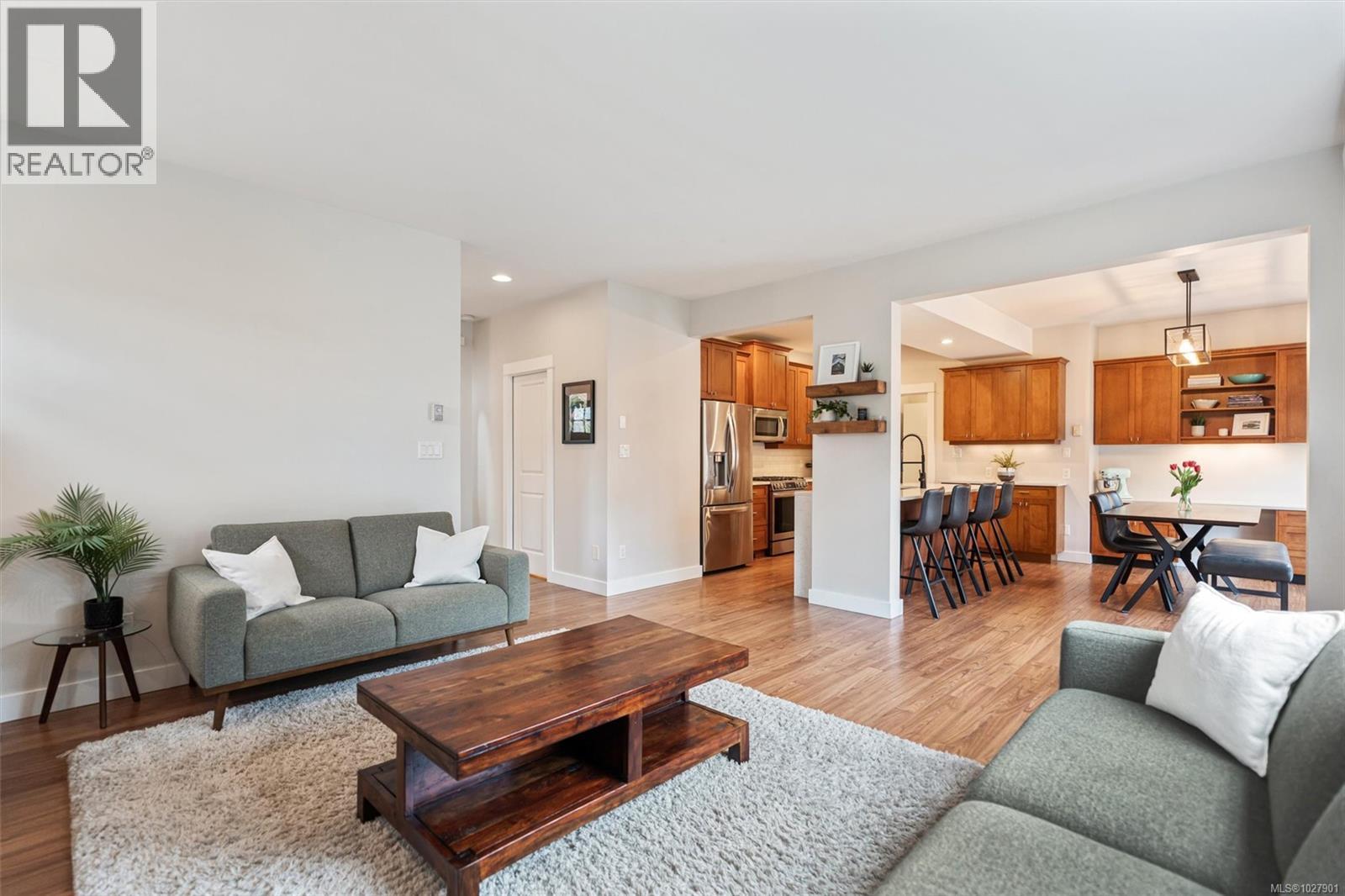 4039 Copperfield Lane, Saanich, British Columbia  V8Z 0A5 - Photo 8 - 1027901