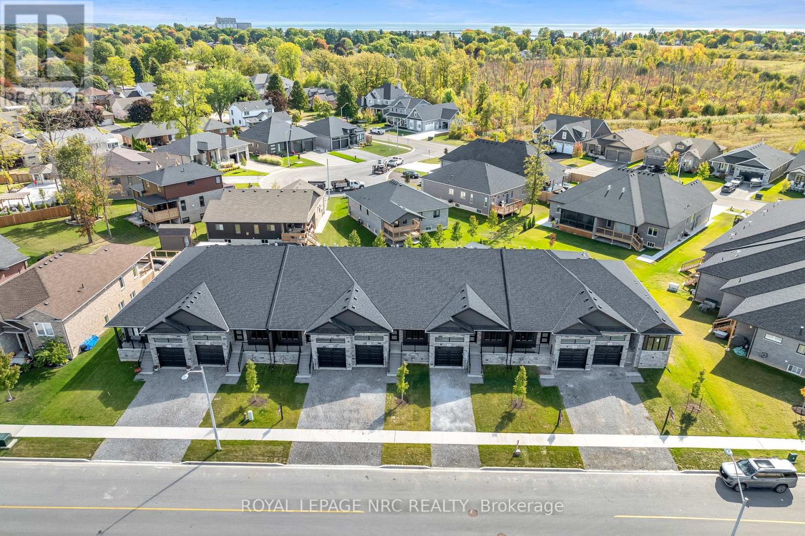 732 Clarence Street, Port Colborne (Sugarloaf), Ontario  L3K 0A8 - Photo 3 - X12671846