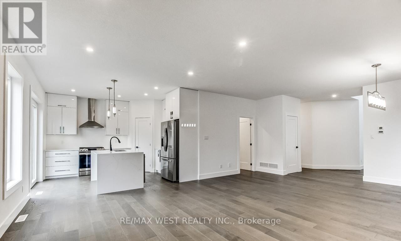 92 Poole Crescent, Middlesex Centre, Ontario  N0L 1R0 - Photo 7 - X12858342