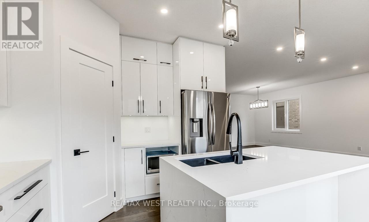 92 Poole Crescent, Middlesex Centre, Ontario  N0L 1R0 - Photo 9 - X12858342