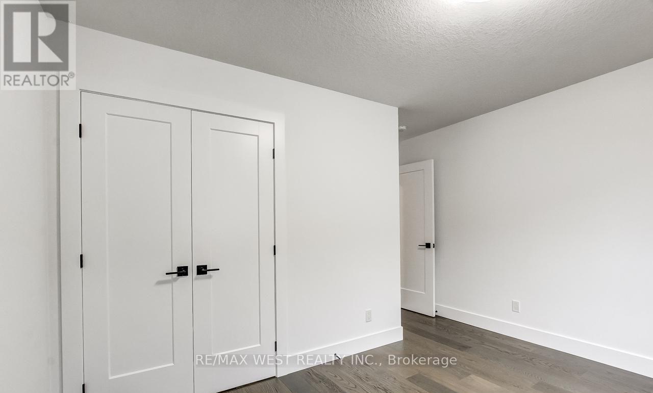 92 Poole Crescent, Middlesex Centre, Ontario  N0L 1R0 - Photo 17 - X12858342