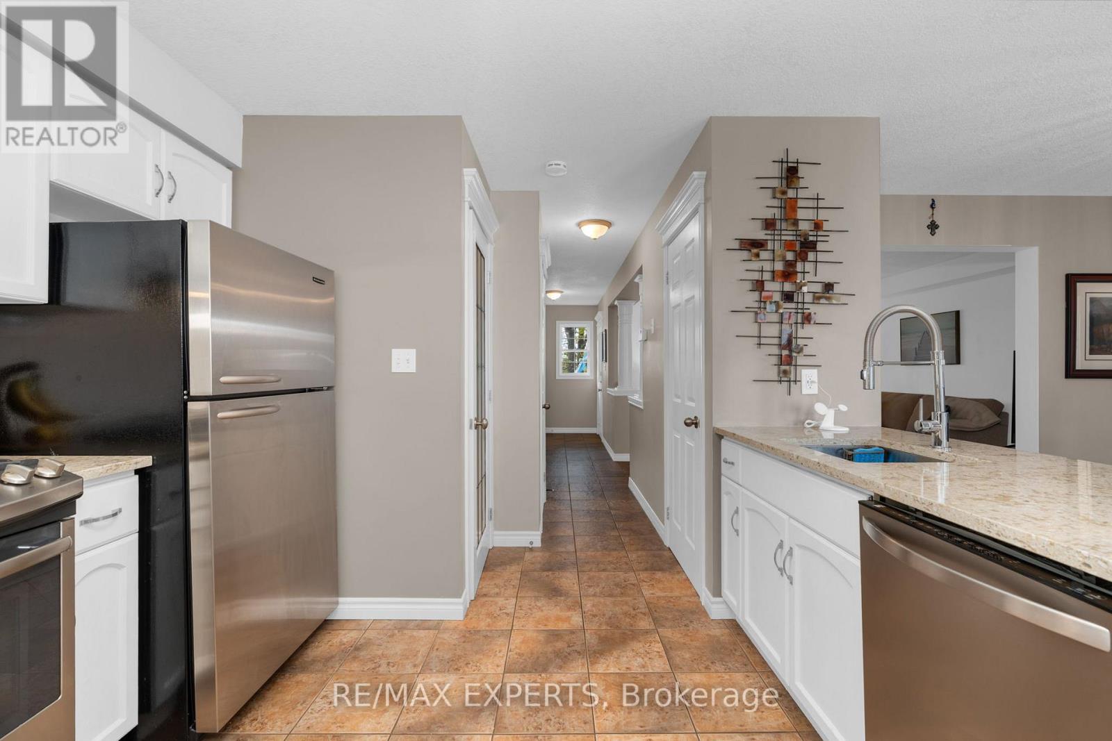 418 Main Street S, Guelph/eramosa, Ontario  N0B 2K0 - Photo 3 - X12481036