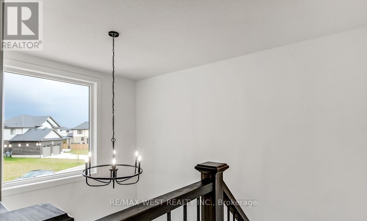 92 Poole Crescent, Middlesex Centre, Ontario  N0L 1R0 - Photo 13 - X12858342