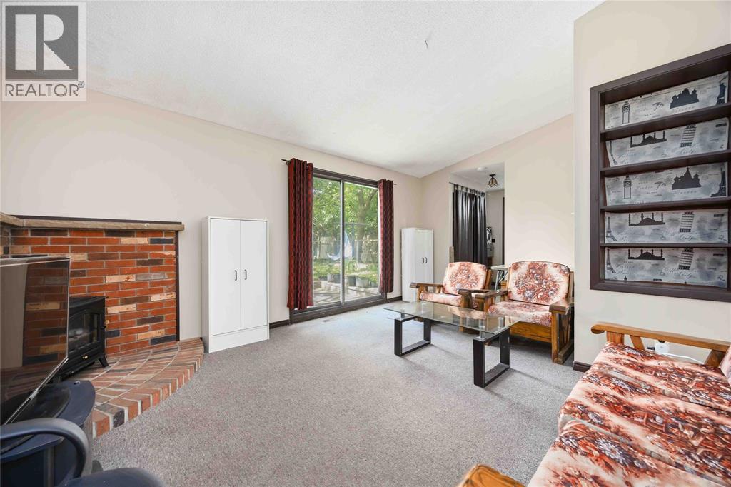 171 Napier Street, Sarnia, Ontario  N7T 6E5 - Photo 5 - 25022083