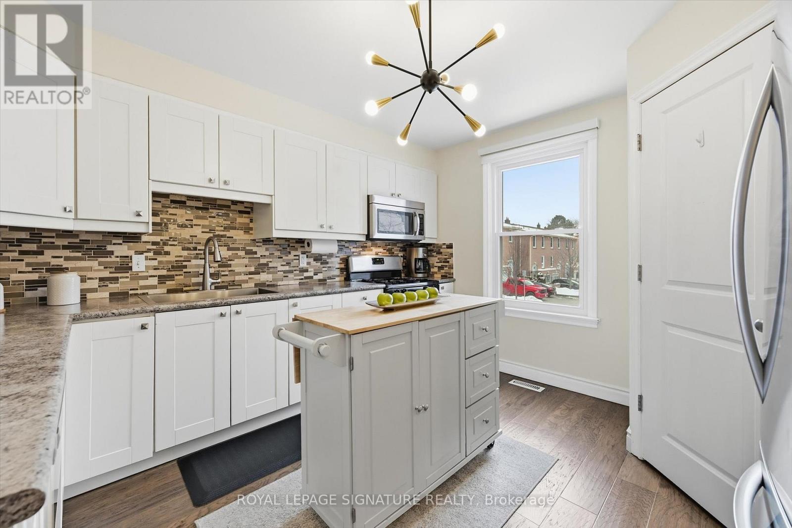 20 - 2221 Mountain Grove Avenue, Burlington, Ontario  L7P 2H8 - Photo 4 - W12870880