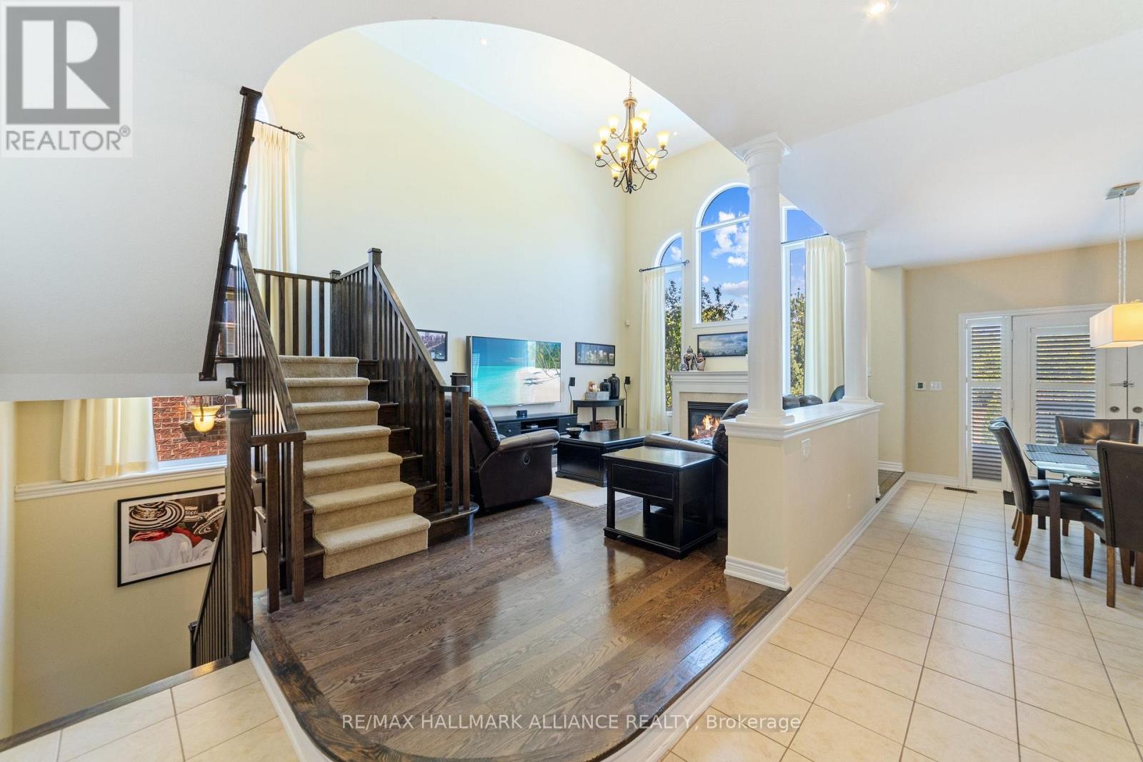 2431 Meadowridge Drive, Oakville, Ontario  L6H 7R3 - Photo 10 - W12870888