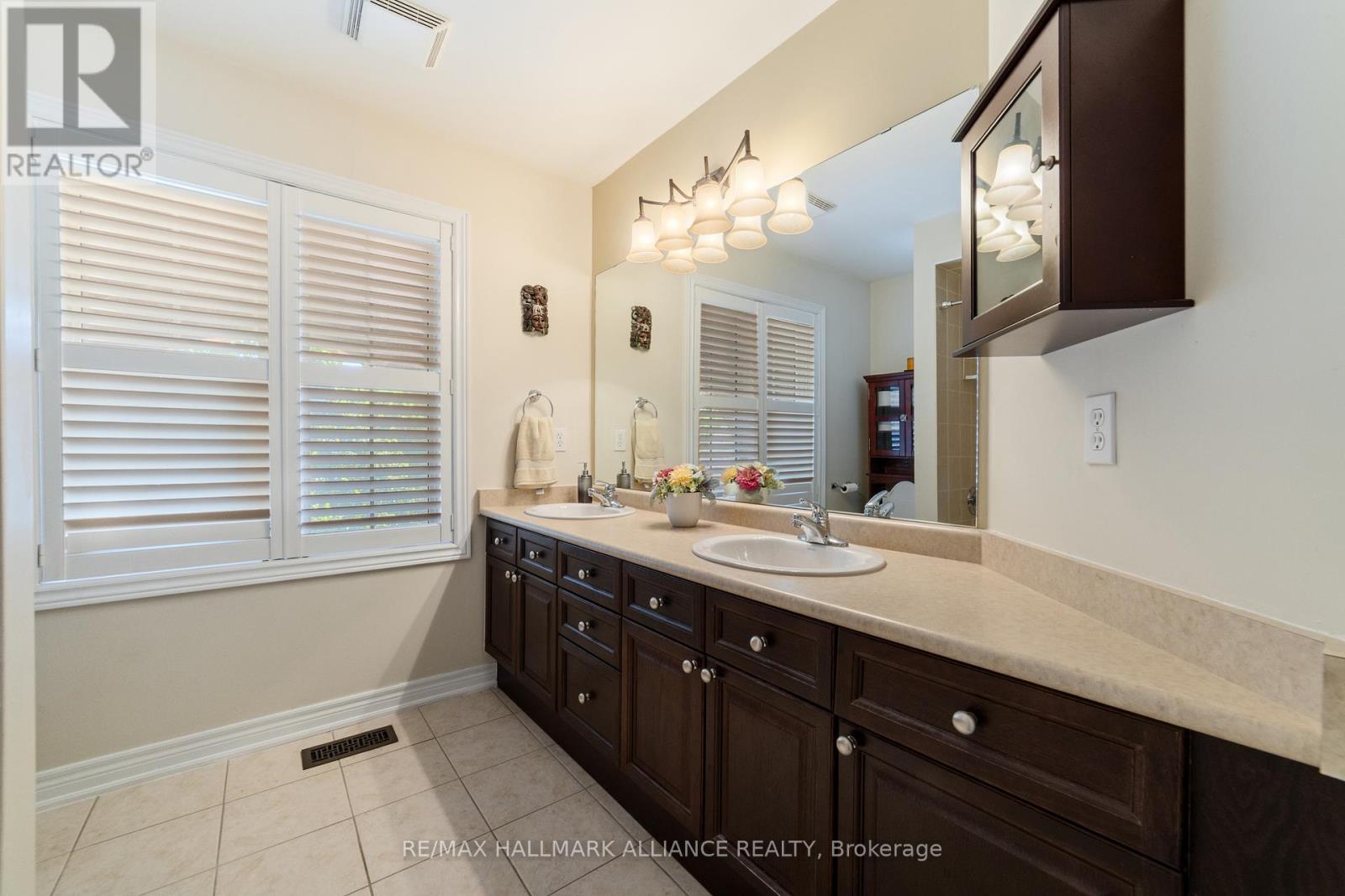 2431 Meadowridge Drive, Oakville, Ontario  L6H 7R3 - Photo 27 - W12870888