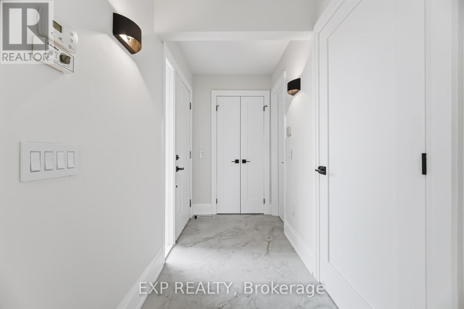 317 Bristol Road W, Mississauga, Ontario  L5R 2H1 - Photo 6 - W12870896