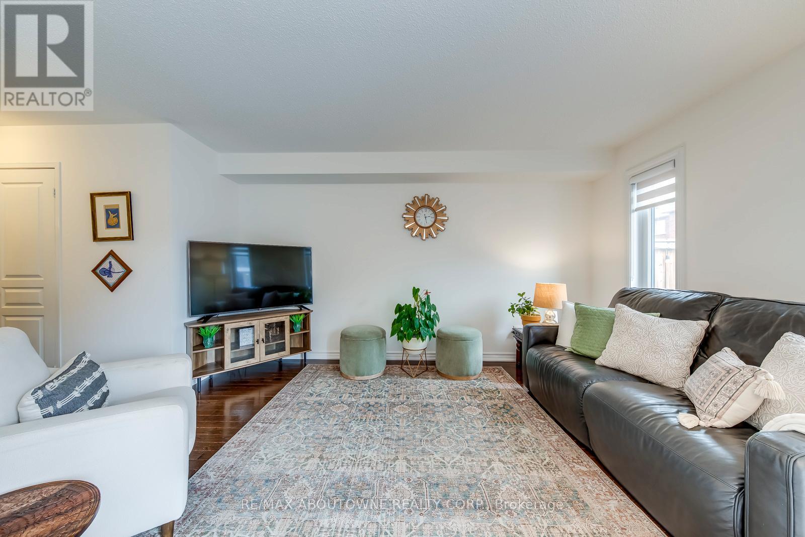 2322 Saddlecreek Crescent, Oakville, Ontario  L6M 5J7 - Photo 11 - W12870924