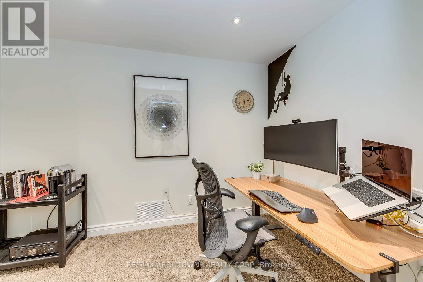 2322 Saddlecreek Crescent, Oakville, Ontario  L6M 5J7 - Photo 38 - W12870924