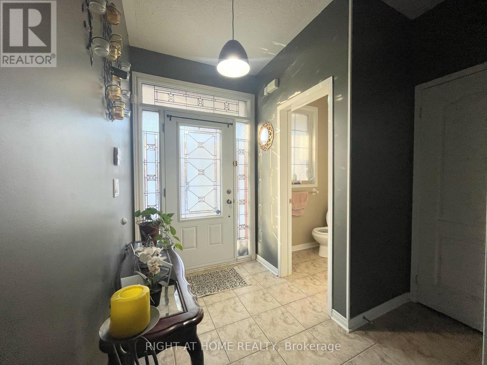 53 Knightswood Crescent, Brampton, Ontario  L7A 3W9 - Photo 2 - W12870958