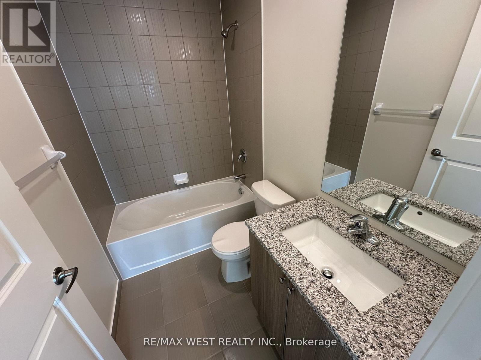 2511 - 38 Annie Craig Drive, Toronto, Ontario  M8V 0G9 - Photo 12 - W12870960