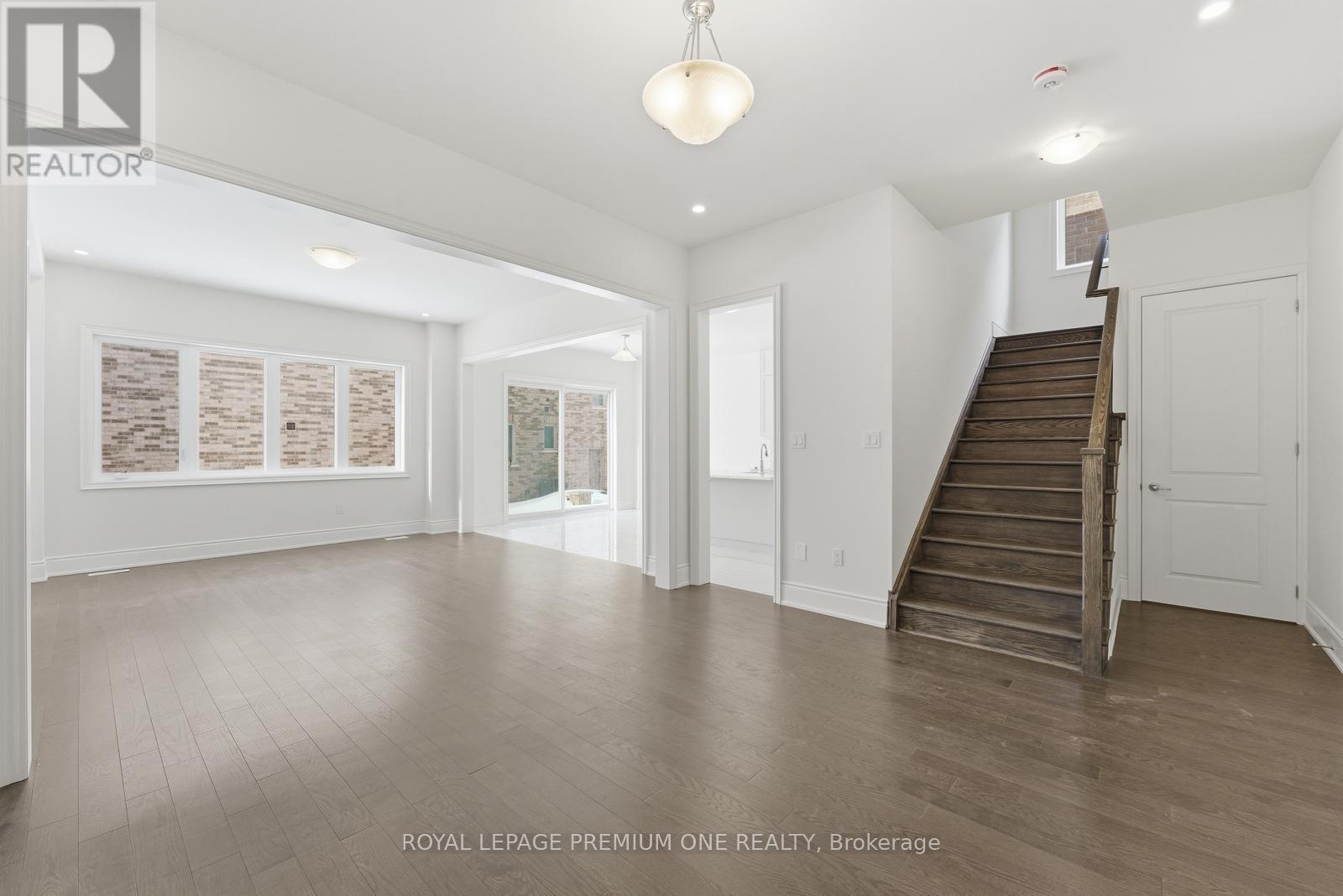 8 Raspberry Ridge Avenue, Caledon, Ontario  L7C 1R5 - Photo 11 - W12870968