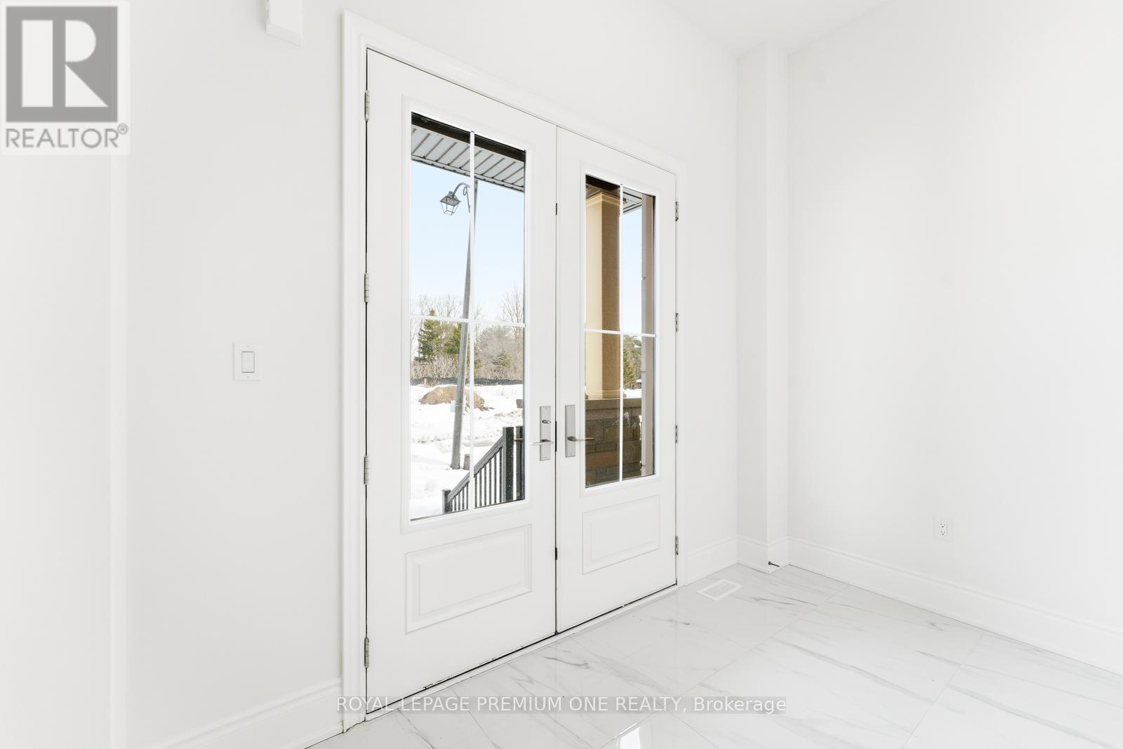 8 Raspberry Ridge Avenue, Caledon, Ontario  L7C 1R5 - Photo 4 - W12870968