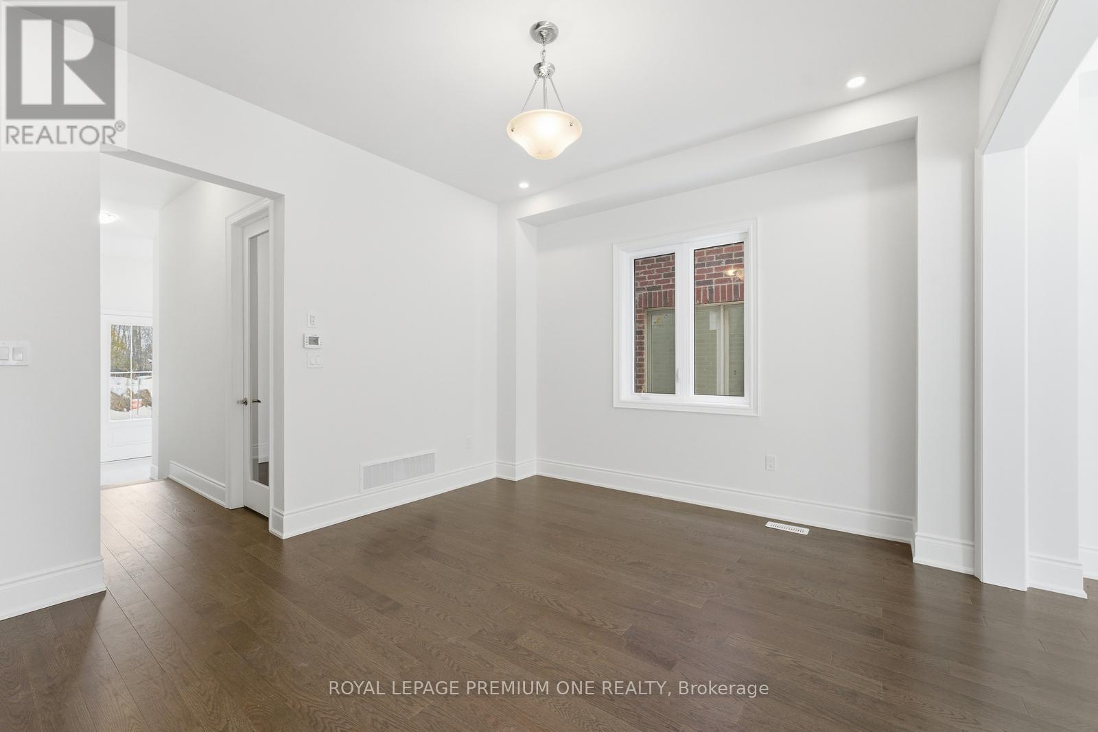 8 Raspberry Ridge Avenue, Caledon, Ontario  L7C 1R5 - Photo 6 - W12870968