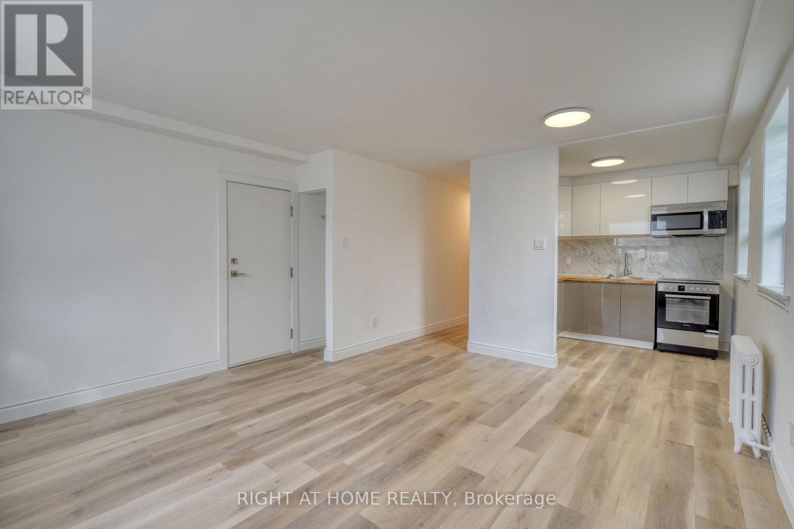 101 Sixteenth Street, Toronto, Ontario  M8V 3J9 - Photo 4 - W12870990