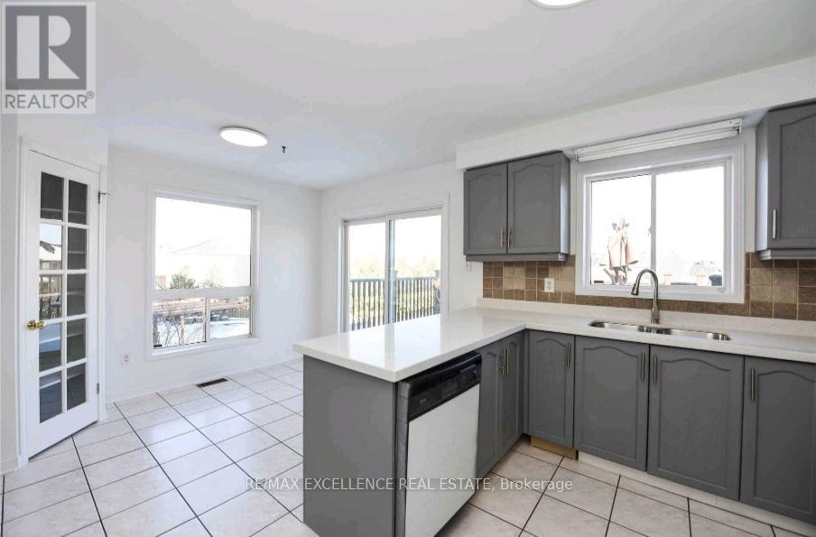 Upper - 24 Hayloft Court, Brampton (Fletcher's Creek Village), Ontario  L6X 4R7 - Photo 11 - W12871016