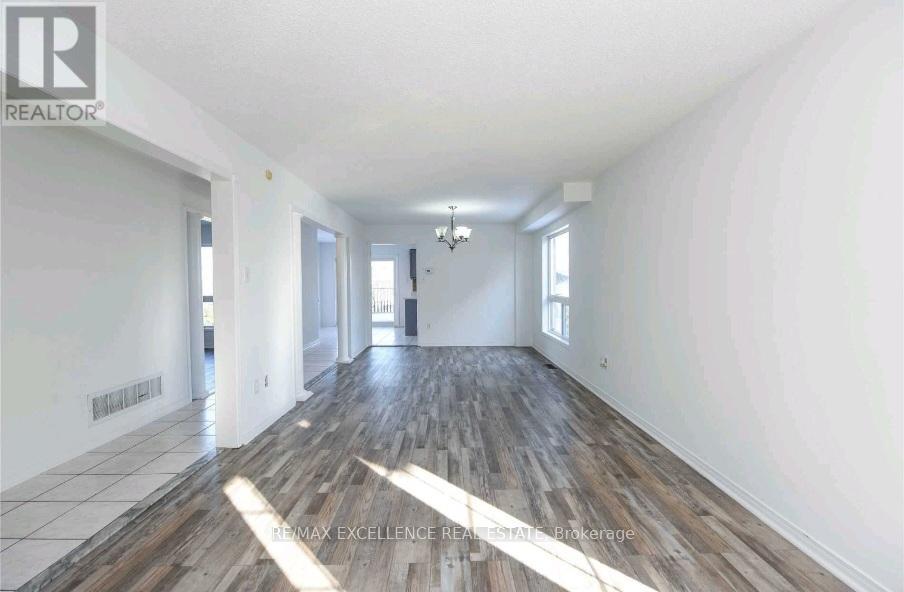 Upper - 24 Hayloft Court, Brampton (Fletcher's Creek Village), Ontario  L6X 4R7 - Photo 5 - W12871016