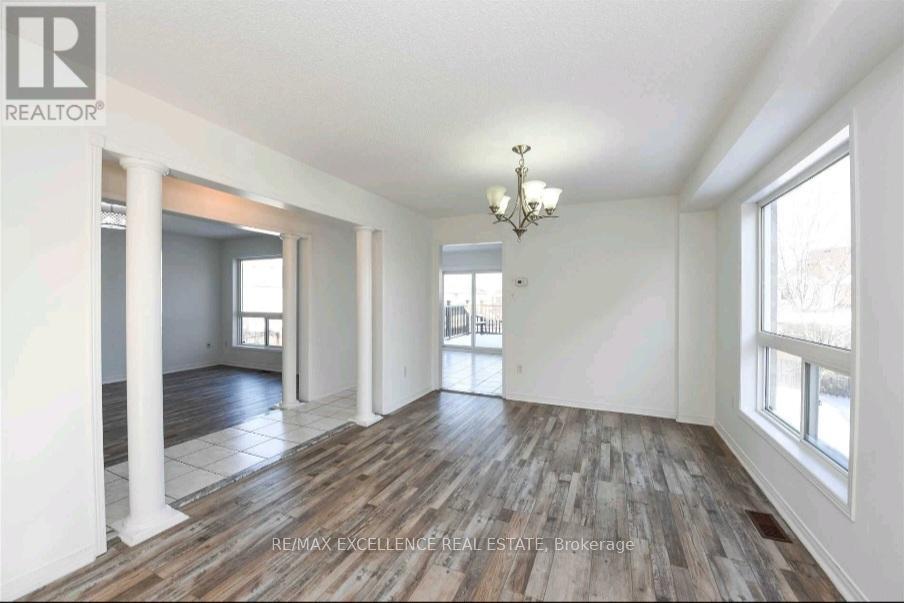 Upper - 24 Hayloft Court, Brampton (Fletcher's Creek Village), Ontario  L6X 4R7 - Photo 7 - W12871016