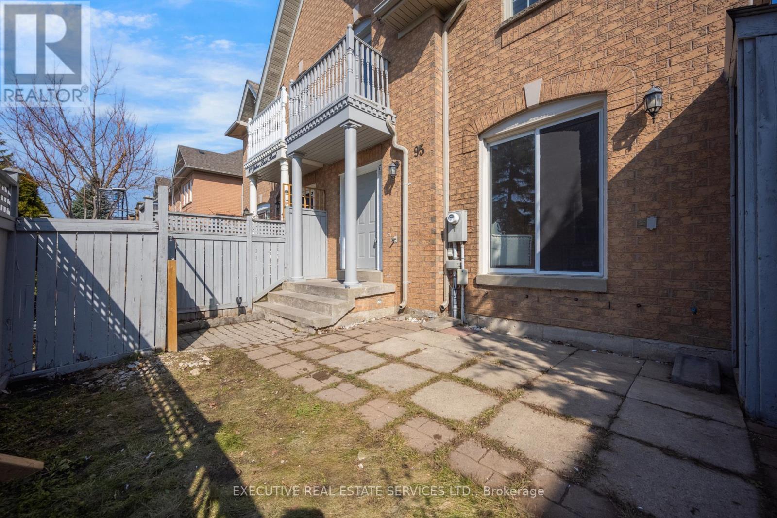 95 Yellow Brick Road, Brampton, Ontario  L6V 4K7 - Photo 4 - W12871024