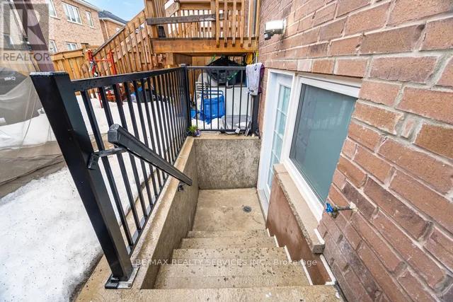 24 Benhurst Crescent, Brampton, Ontario  L7A 5A2 - Photo 34 - W12871062