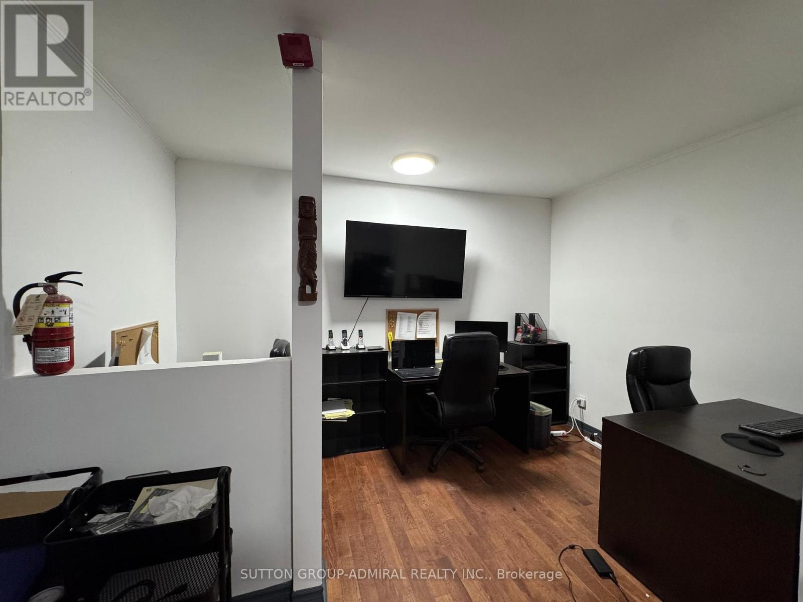 2000 Eglinton Avenue W, Toronto, Ontario  M6E 2J9 - Photo 7 - W12871094