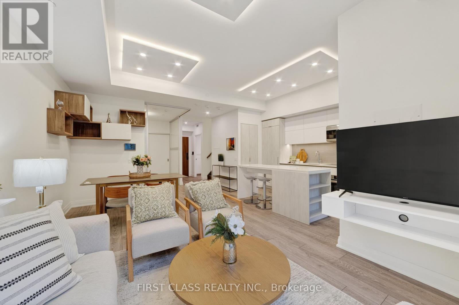 Th05 - 21 Park Street E, Mississauga, Ontario  L5G 0C2 - Photo 13 - W12871112